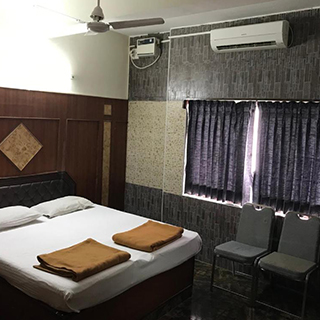 hotel-golden-sand-velankanni-room